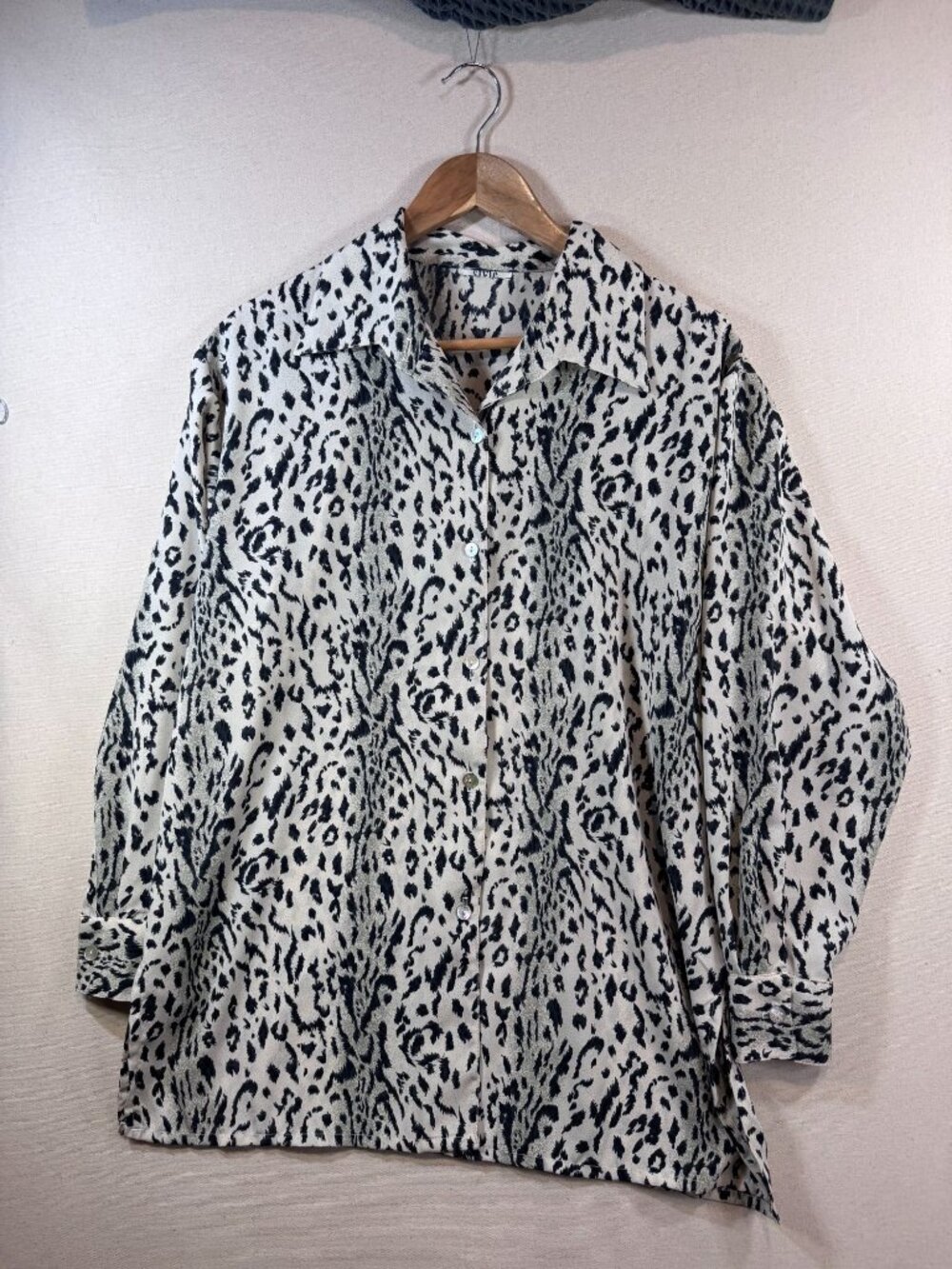 HK87 - Style & Co Animal Print Shirt Black Cream Shell Buttons Long Sleeve Untag